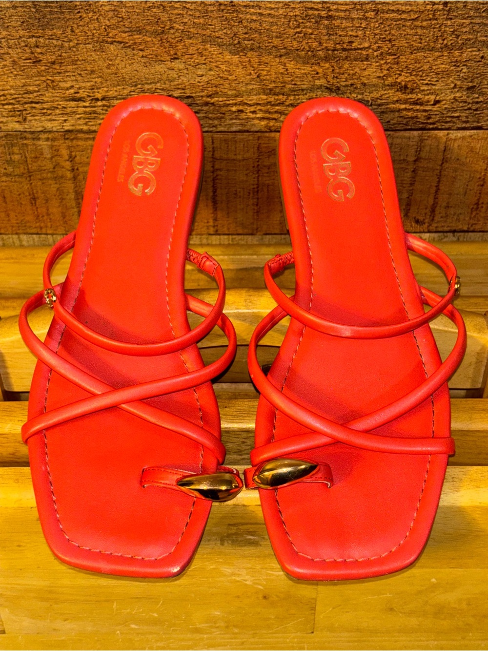 GBG Los Angeles Karin flat Sandals - Picture 1 of 5